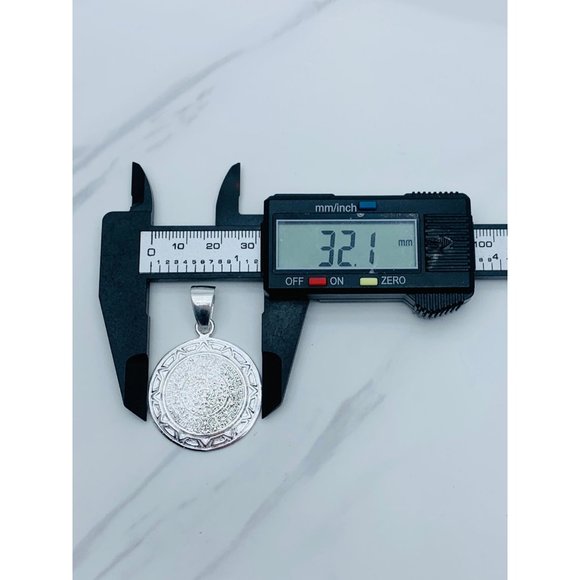 ❤️ 925 Sterling Silver Pendant Mexican Aztec Calendar - Picture 5 of 5